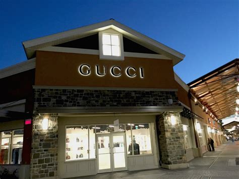 gucci montreal outlet center.